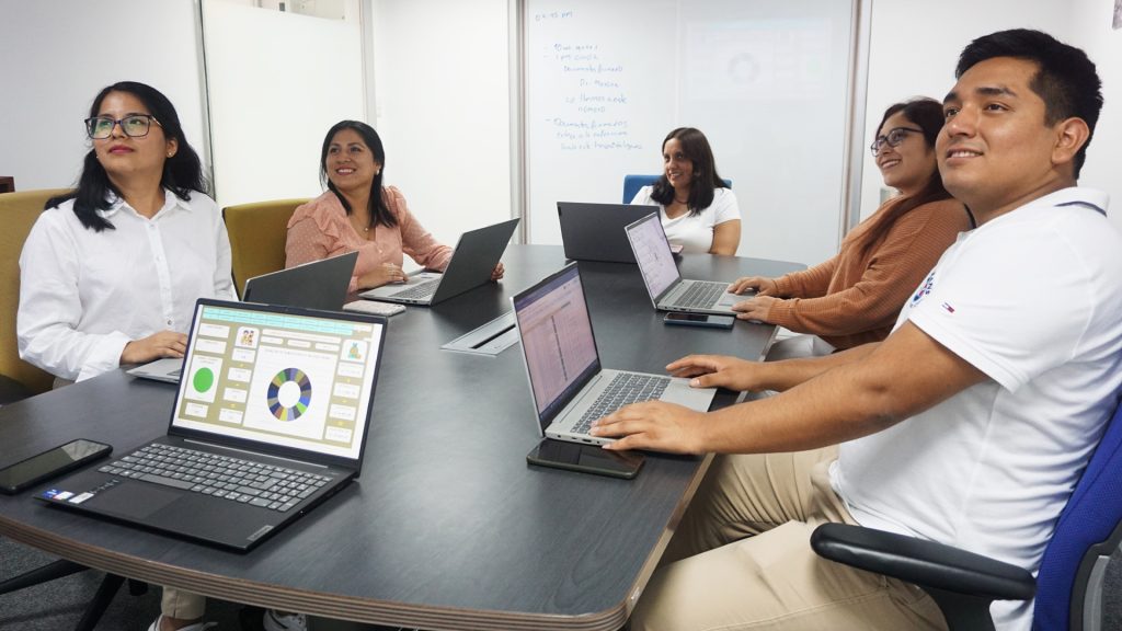 nosotros grande - One Group Soluciones en Trade Marketing en Lima Perú